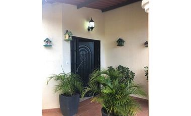 VENTA CASA BRISAS DEL GOLF 3REC LB