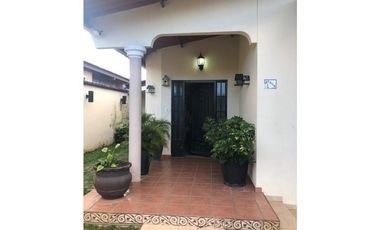 VENTA CASA BRISAS DEL GOLF 3REC LB