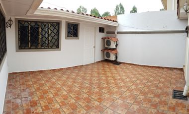 VENTA CASA VILLA DI FIRENZE ALBROOK CLAYTON 4REC VACIA