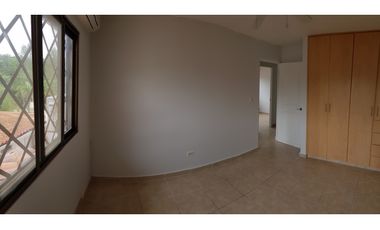 VENTA CASA VILLA DI FIRENZE ALBROOK CLAYTON 4REC VACIA