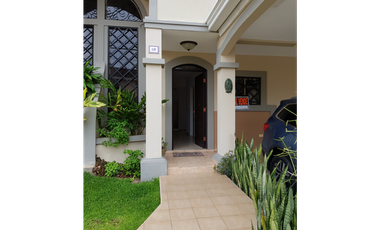 VENTA CASA VILLA DI FIRENZE ALBROOK CLAYTON 4REC VACIA