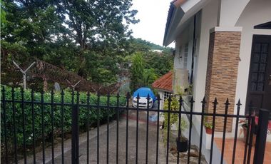 VENTA CASA URB LA MONTAÑEZA BRISAS DEL GOLF 4R