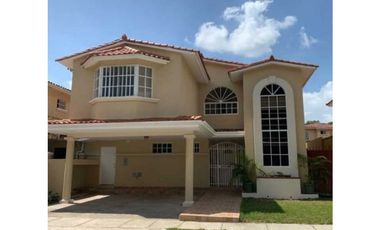 ALQUILER CASA ALBROOK GARDENS CLAYTON 3REC