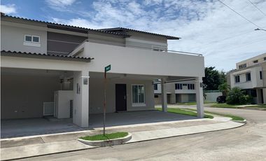 VENTA CASA TOWN HOME VILLASUR COSTA SUR JUAN DAZ