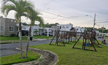 VENDO THE VILLAGE BEACH RESIDENCES ( CORONADO)