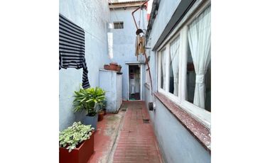 VENTA IMPORTANTE ESQUINA-CASA 3 AMB. MAS LOCAL COMERCIAL
