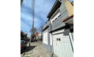 VENTA IMPORTANTE ESQUINA-CASA 3 AMB. MAS LOCAL COMERCIAL
