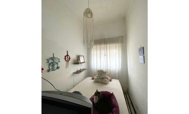 VENTA IMPORTANTE ESQUINA-CASA 3 AMB. MAS LOCAL COMERCIAL