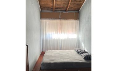 VENTA IMPORTANTE ESQUINA-CASA 3 AMB. MAS LOCAL COMERCIAL