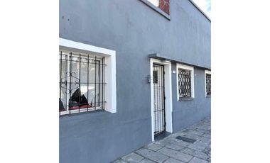 VENTA IMPORTANTE ESQUINA-CASA 3 AMB. MAS LOCAL COMERCIAL