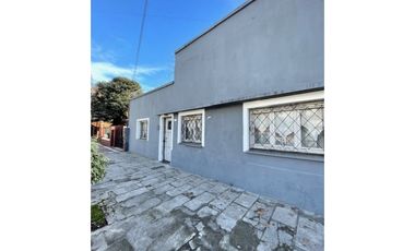VENTA IMPORTANTE ESQUINA-CASA 3 AMB. MAS LOCAL COMERCIAL