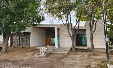 CASA EN VENTA EN PARRAS DE LA FUENTE, COAHUILA