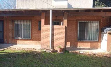 Casa para 2 Familias en venta en Berazategui Oeste