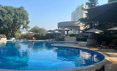 Impresionante departamento con vistas excepcionales en la torre más reciente de Frondoso Lomas Country