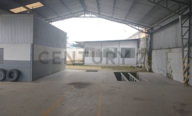 Galpon con Oficinas para alquiler en Santo Domingo - Ecuador