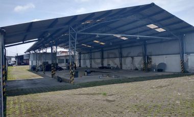 Galpon con Oficinas para alquiler en Santo Domingo - Ecuador