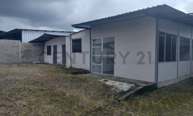Galpon con Oficinas para alquiler en Santo Domingo - Ecuador