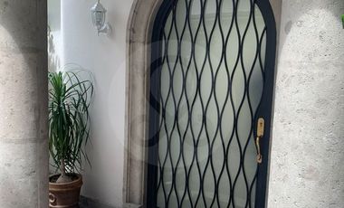 Casa en condominio en venta en Lomas de Tecamachalco