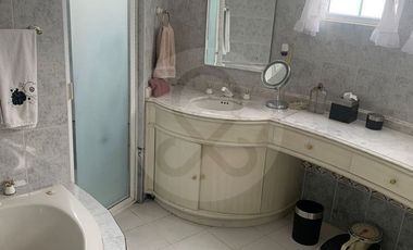 Casa en condominio en venta en Lomas de Tecamachalco