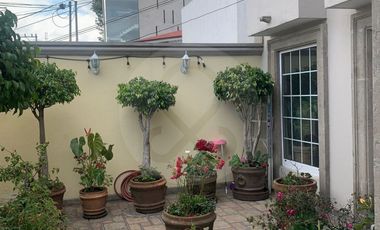 Casa en condominio en venta en Lomas de Tecamachalco
