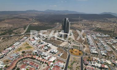 Venta de Terreno Comercial y de Servicios. - (3)