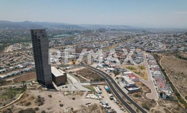 Venta de Terreno Comercial y de Servicios. - (3)