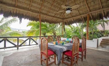 CASA A PIE DE PLAYA EN MANZANILLO