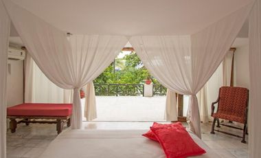 CASA A PIE DE PLAYA EN MANZANILLO
