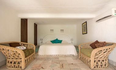 CASA A PIE DE PLAYA EN MANZANILLO