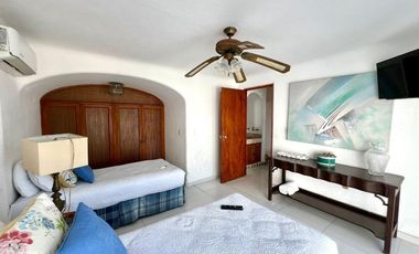 CASA CON VISTA AL MAR EN LA PENINSULA DE SANTIAGO EN MANZANILLO