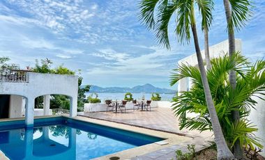 CASA CON VISTA AL MAR EN LA PENINSULA DE SANTIAGO EN MANZANILLO