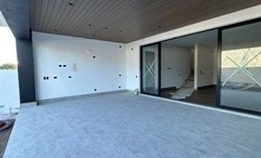 Las fincas casa contemporánea nueva con acabados de lujo en 32,990,000