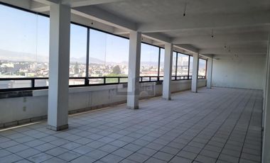 Piso en Renta en Toluca, sobre avenida, ideal para escuelas, oficinas, gym, etc.