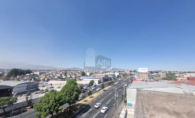 Piso en Renta en Toluca, sobre avenida, ideal para escuelas, oficinas, gym, etc.