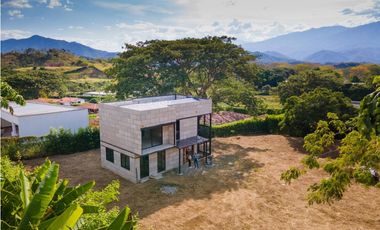 LOTE EN PARCELACIÓN CON CASA EN CONSTRUCCIÓN EN VENTA EN SOPETRN