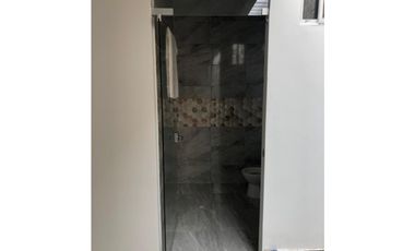 SE ARRIENDA OFICINA