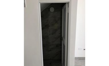 SE ARRIENDA OFICINA