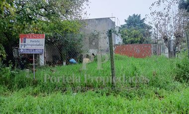 LOTE CASTELAR SUR (11 X 15 APROX)