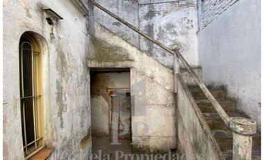 CASA A RECICLAR PROPIEDAD VALOR LOTE HAEDO NORTE