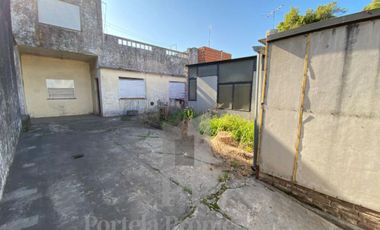 CASA A RECICLAR PROPIEDAD VALOR LOTE HAEDO NORTE