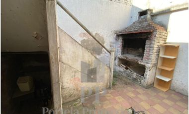 CASA A RECICLAR PROPIEDAD VALOR LOTE HAEDO NORTE