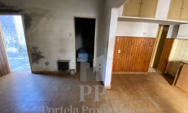 CASA A RECICLAR PROPIEDAD VALOR LOTE HAEDO NORTE