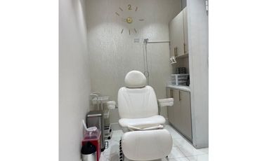 Consultorio u Oficina ubicado en Town center Costa del Este. (AA)