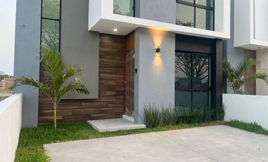 Venta de hermosa Casa con excelentes acabados en La Rioja Colima al Noreste