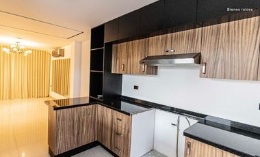 CASA REMODELADA EN ZONA COUNTRY