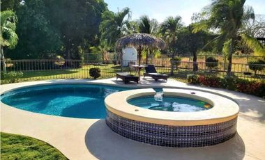 CASA PARA ALQUILER EN CORONADO, GRANDE Y ESPACIOSA