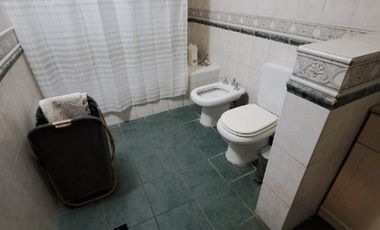 Chalet en venta en Bernal Oeste
