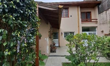 Chalet en venta en Bernal Oeste