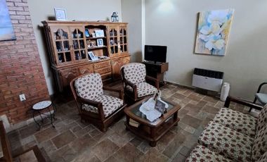 Chalet en venta en Bernal Oeste