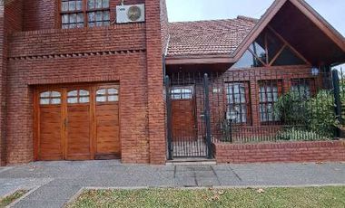 Chalet en venta en Bernal Oeste
